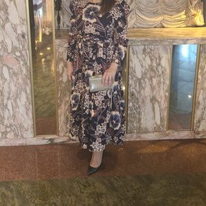 Long sleeve midi dress size medium. Gorgeous floral dress!!!